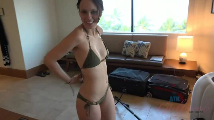 Jade Nile’s Tight Pussy Gets Filled - Footjob Fun