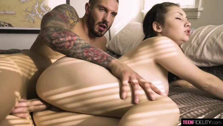 [TeenFidelity] - Quinton James and Lenna Lux - A Facial Cumshot Encounter - Lenna Lux - Quinton James - Leena Lux