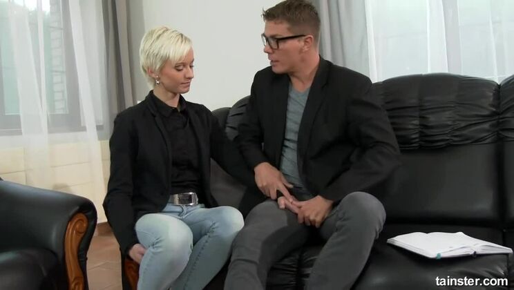 [Tainster] - Blonde Gets Wet with Pissing on Clothes - Gia Tvoricceli