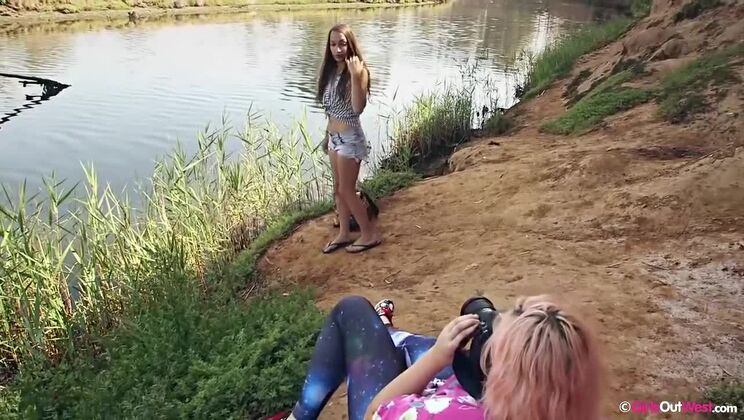 [GirlsOutWest] - Behind the Scenes: Leia Outdoor - Sweet Cat