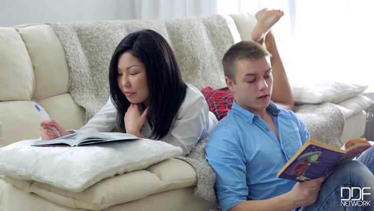 [EuroTeenErotica] - Veiki's Shaved and Pierced Body - Krystal Webb