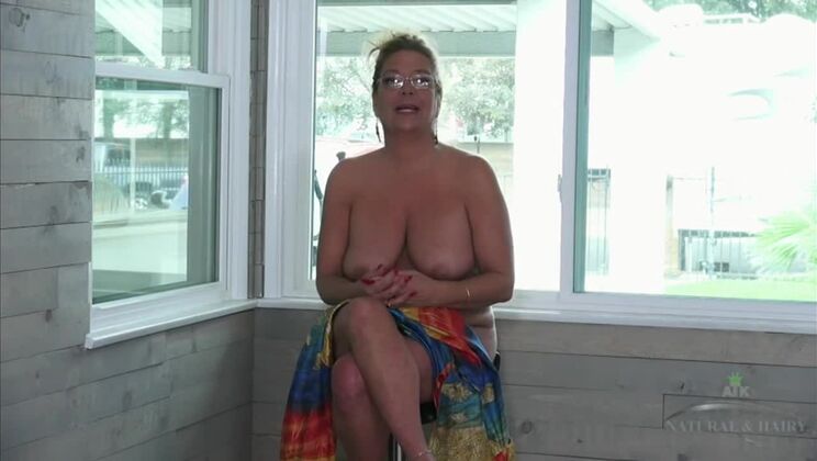 Karen Summer: A Mature Hairy Porn Babe