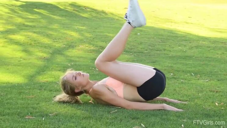 [FTVGirls] - Penetration and Fisting Fun - Kelly Sun