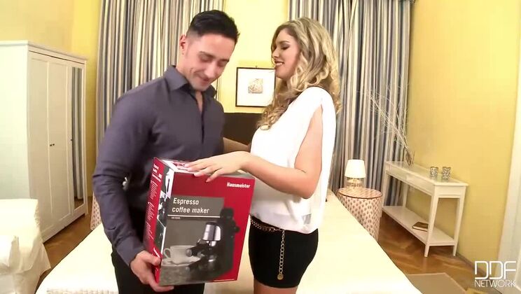 [HandsOnHardcore] - The Blonde Hooker Gets Naughty - Eva Parcker