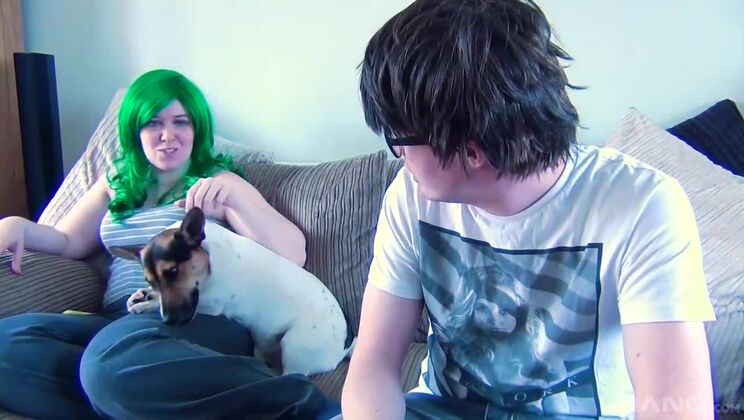 Big Tits MILF Tattiana Gives a Handjob