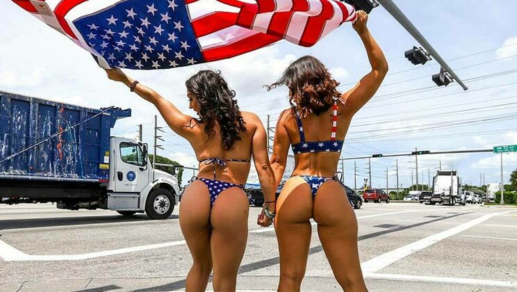 Kelsi Monroe & Lilly Hall Share a Big Dick in Hardcore Fuck