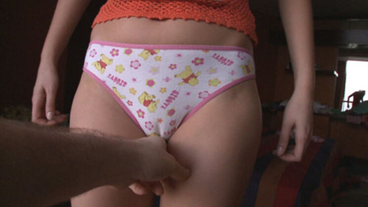 [WowGirls] - Blonde Babe Gives a Shaved Pussy Blowjob - Sasha