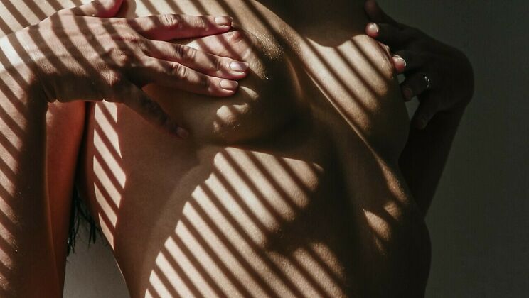 [Babes.com] - Leanne Lace's Cumming in Candlelit Light - Leanne Lace