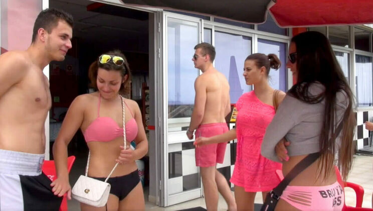 [SummerSinners] - Shaved Brunette Goes Hardcore Outdoor - Billie Star - Alexis Cherry