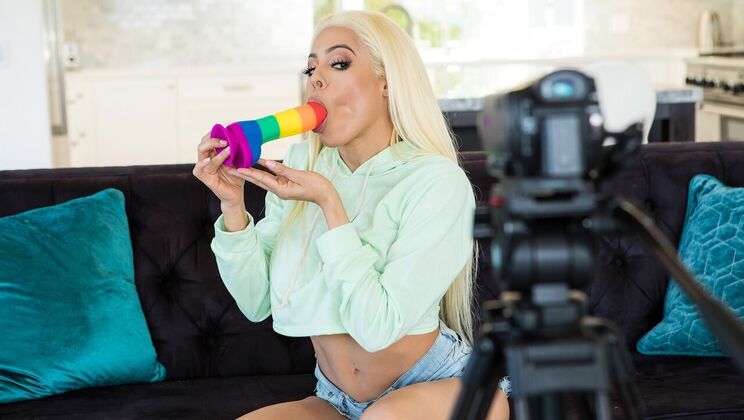 [Brazzers] - European Sex Star: Luna Star