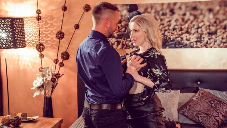 [MOMXXX] - Husband Catches Wife in the Act of Doggystyle Cheating - Georgie Lyall - Alan Wake