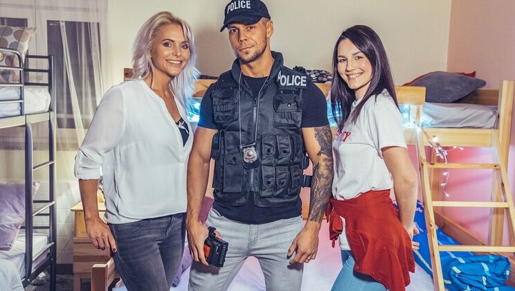 [FakeHostel] - Czech Threesome with Cum Swapping and More - Elena Vega - Angelo Godshack - Kathy Anderson