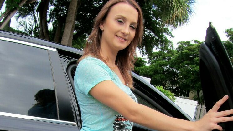 [StrandedTeens] - Sadie Leigh Fucking in the Car - Sadie Leigh