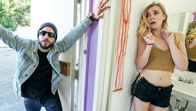 [StrandedTeens] - Hot Blonde Gives Handjob & Fucks Doggystyle Outside