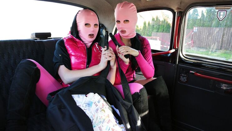 [FakeTaxi] - Missionary & cowgirl in a London cab - amateur fuck - Kristof