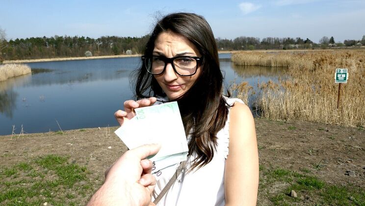 Jimena Lago's Outdoor Blowjob Adventure