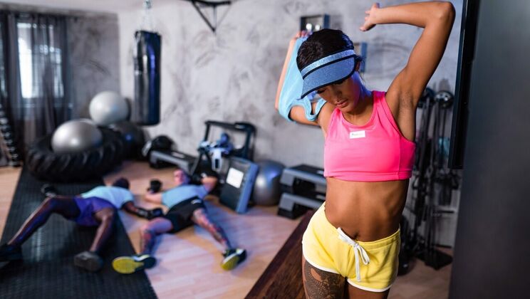 [FitnessRooms] - Big cock and small tits in wild teen threesome - Max Dior - Eddy Blackone - Capri Lmonde