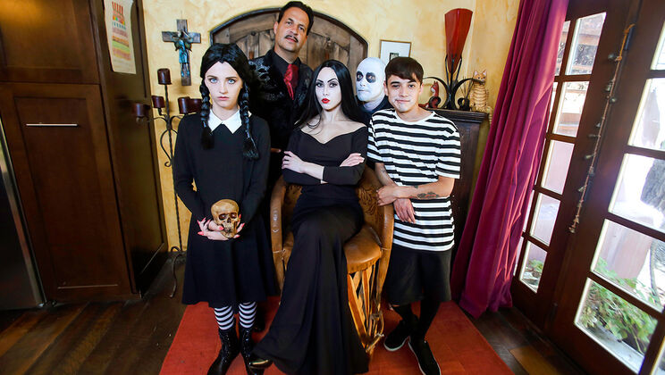 [FamilyStrokes] - Addams Family Step Fantasy Orgy - Eric John - Dick Chibbles - Audrey Noir - Kate Bloom