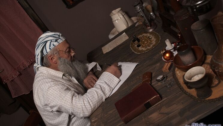 [Oldje] - Bikini Brunette Gets Fucked