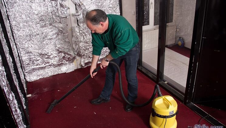 [Oldje] - Facial for Redhead Housekeeper - Linda Sweet - Erick