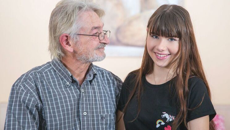 [Oldje] - Brunette Teen's Sexual Encounter