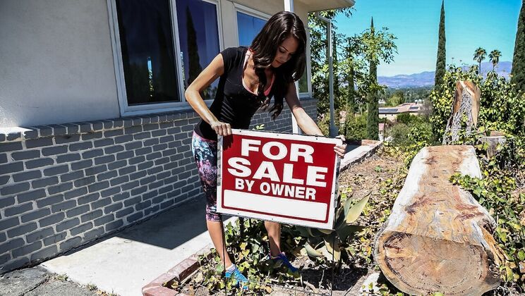 Mila Castro's Blowjob and Facial Fun