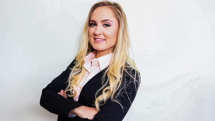 Avalon Heart's Facial After a Hot Blowjob