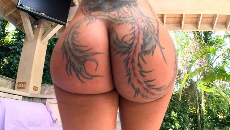 Bella Bellz Tattoed Temptress