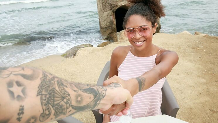 [PublicPickups] - Blowjob and Deepthroat on the Car - Mike Angelo - Luna Corazon