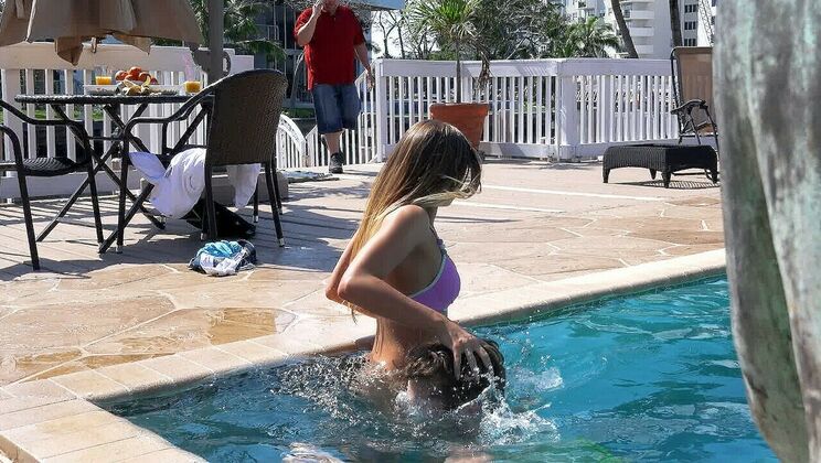 Amateur Sex with a Petite Blonde