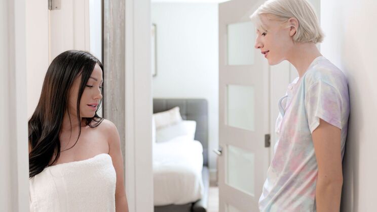 [Girlsway] - Skinny Lesbians with Short Hair in Kissing and Fingering Action