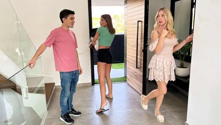 [SneakySex] - Anal Sex with Stepsister Angie Lynx - Jordi El Niño Polla - Angie Lynx