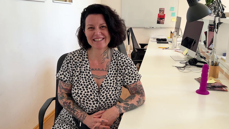 Karyn's Boat Party - Delfine, Lana & Jolie Get Naked