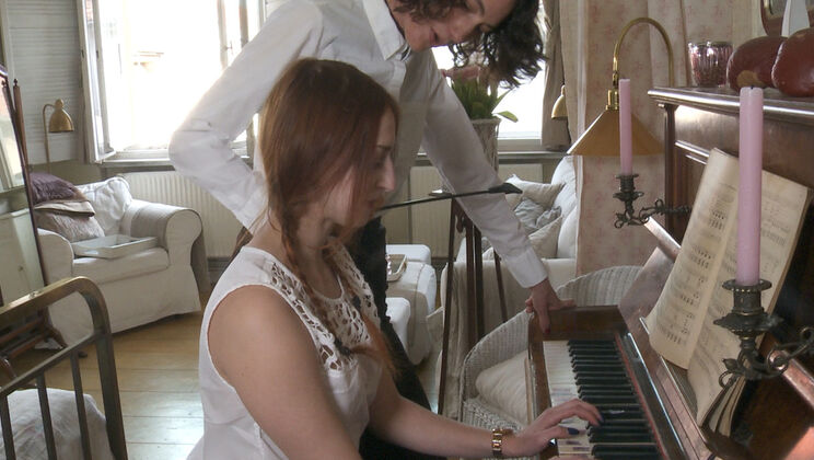 Lolo & Rococo: Brunette and Redhead Kissing