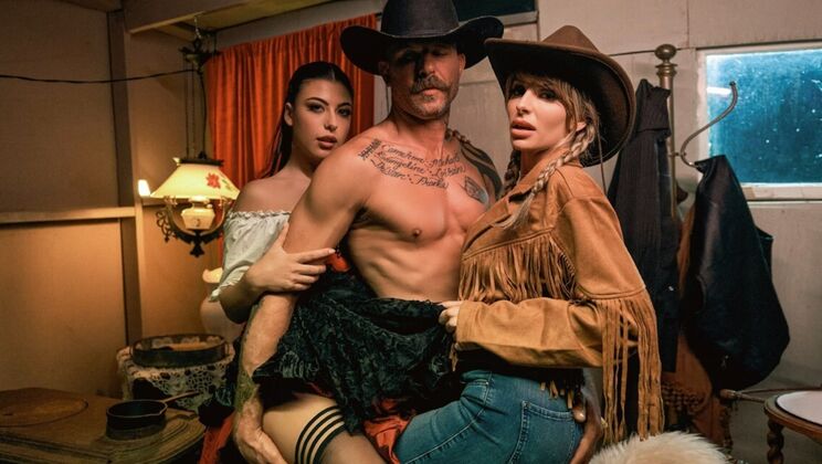 [DigitalPlayground] - Enhanced Body Bubble Butt Doggystyle in Jeans - Kimmy Granger - Scott Nails - Gal Ritchie