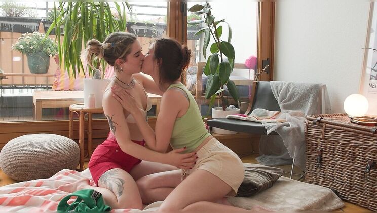 Kissing And Fingering: Oiled Tattooed Lesbians Go Wild
