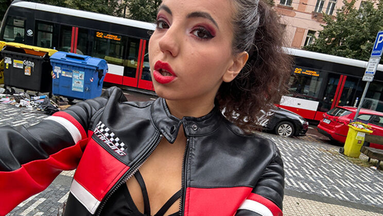 Mini Mitzi: Czech Femdom Fetish with Big Ass