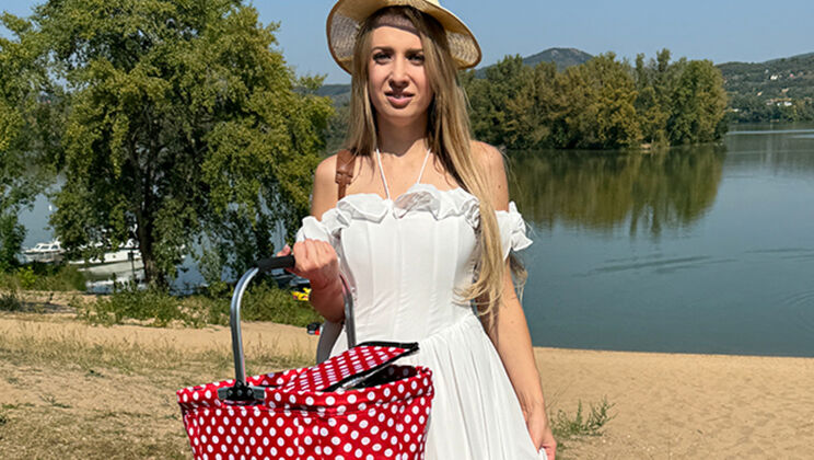 Public Riverside Picnic Turns Into Hot Hardcore Sex for Blonde Babe