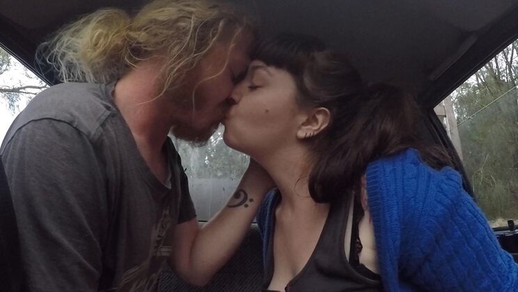 Pickup Artists Suck and Stroke in the Car