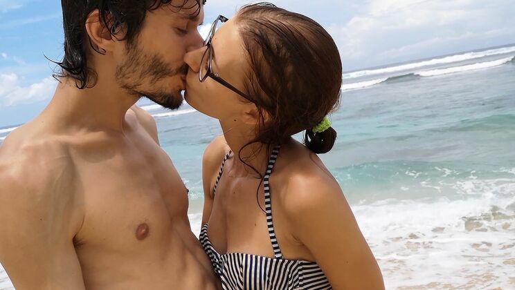 Josh & Evie Bali Vlog: Outdoor Blowjob & Anal