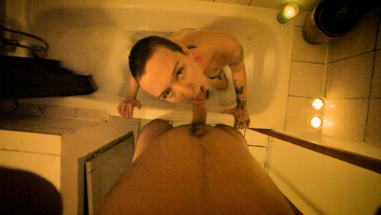 Dino and Lulu Get Dirty in the Bath