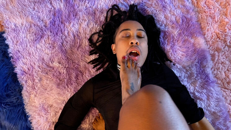 Foot Worship and Toe Sucking: Honey G & K Rivers