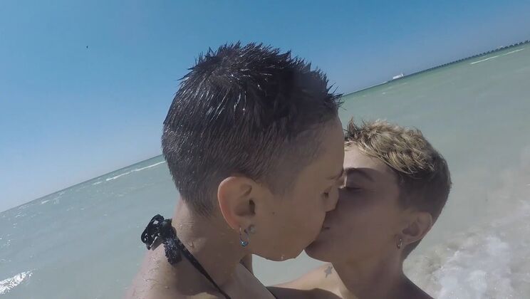 Mexican Diaries: Renata and Emi Kiss and Rim